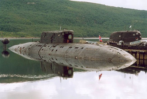 Trong gian đoạn từ năm 1982 tới 1993, Liên xô-Nga đã đóng mới 2 tàu ngầm lớp 945A, phiên bản nâng cấp của lớp tàu ngầm 945 là K-336 Pskov và K-534 Catfish. Do giá thành quá cao, việc đóng mới hàng loạt lớp tàu ngầm ngày đươc hạn chế.